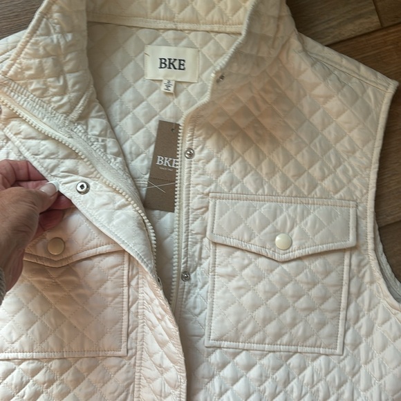 Nwt buckle cropped quilted vest - Picture 4 of 9